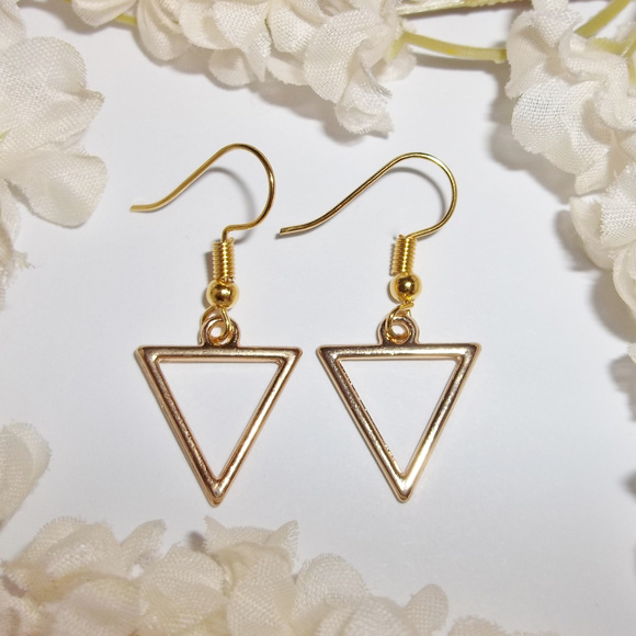 wvluckygirl Jewelry - Minimalist Earrings, Hoops, Earring Minimalist Triangle Hoop Set Gold NWT 3654